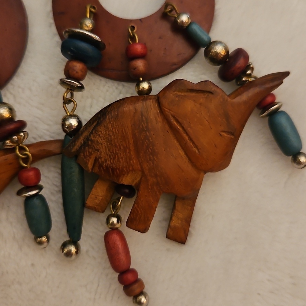 Vintage 1980s Wood Carved Elephant Tribal Beaded Festival Dangle Earrings - Picture 6 of 8